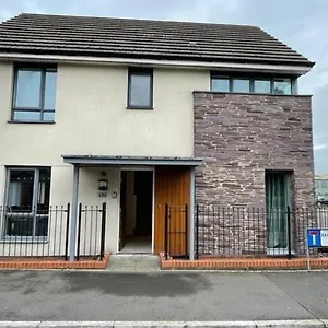  Holiday home In Cardiff. Sleeps 6 United Kingdom